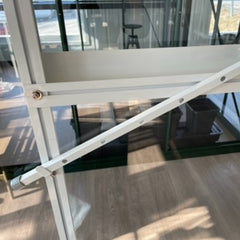 Manuell lukeåpner i lakkert eller ulakkert.